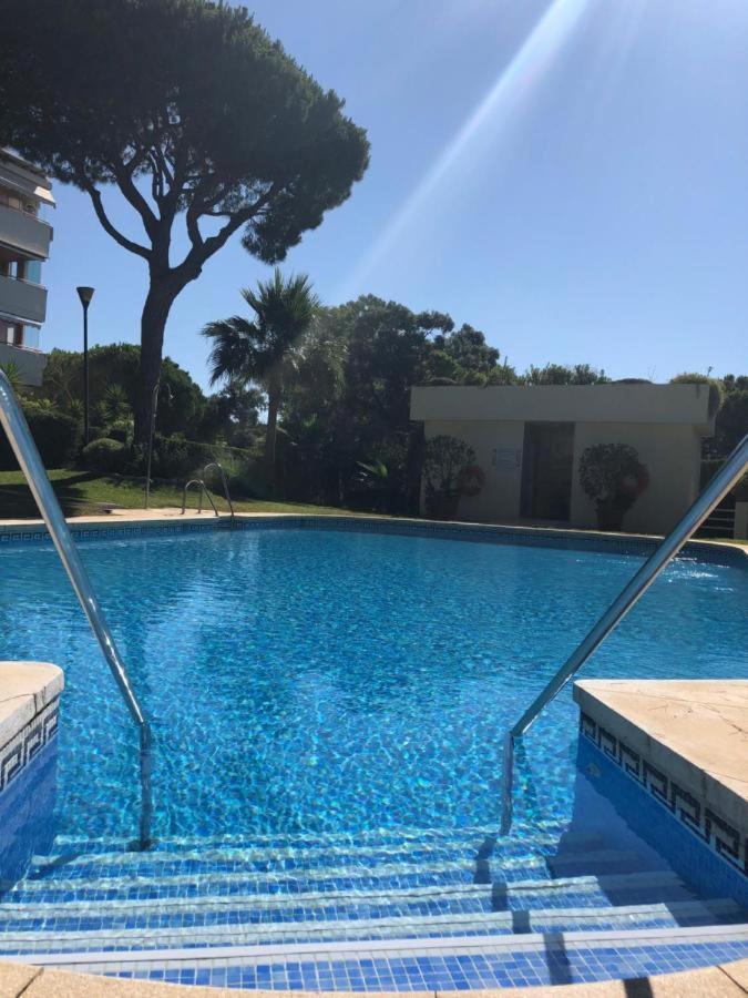 Ansa Beach Apartment - Cabopino, Marbella - Garden Level Kültér fotó