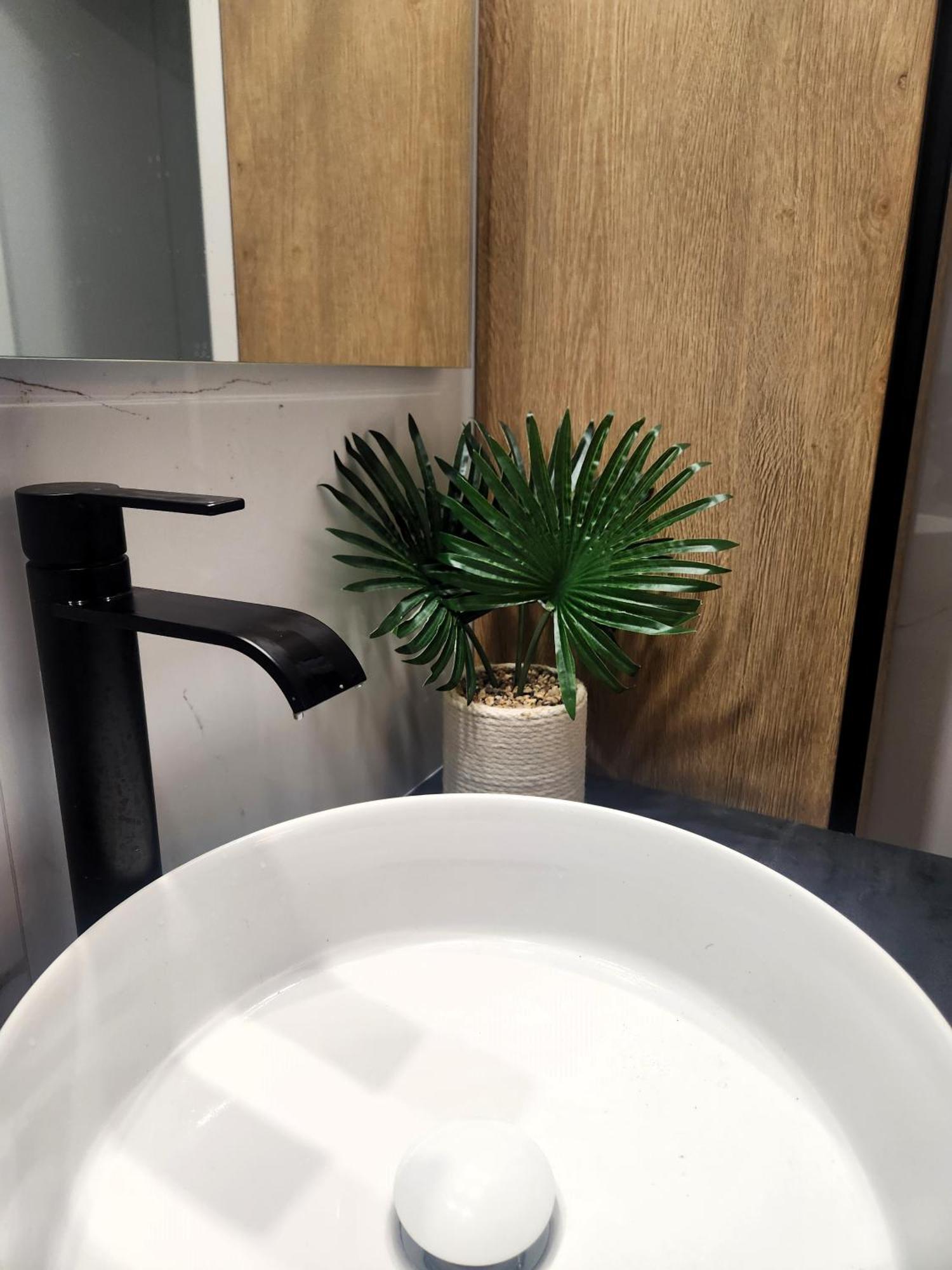 Ansa Beach Apartment - Cabopino, Marbella - Garden Level Kültér fotó