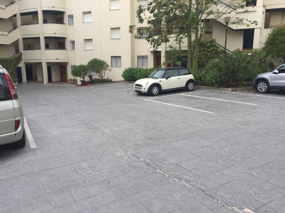 Ansa Beach Apartment - Cabopino, Marbella - Garden Level Kültér fotó
