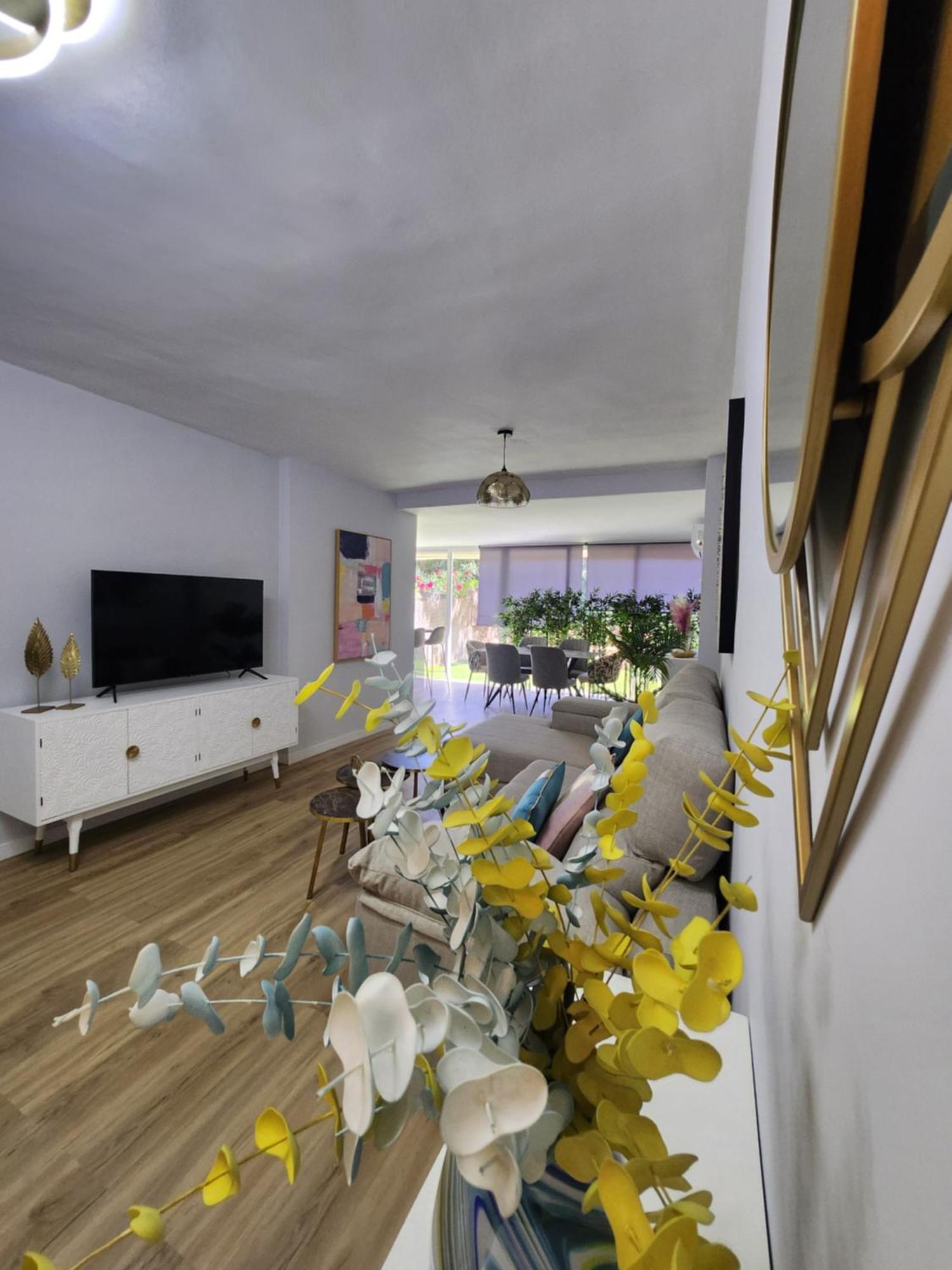 Ansa Beach Apartment - Cabopino, Marbella - Garden Level Kültér fotó